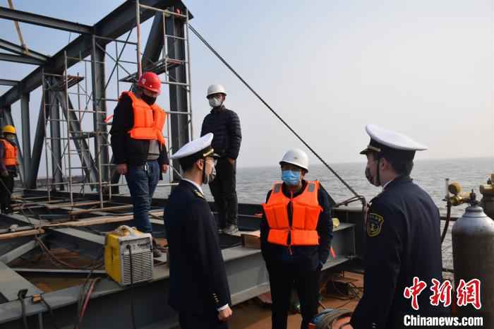 河北秦皇岛首个复工复产涉水旅游项目“赶春潮”