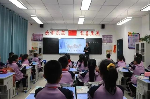 展开创立加速职业教育产教交融为孩子们的生长之路铺就坚实柱石