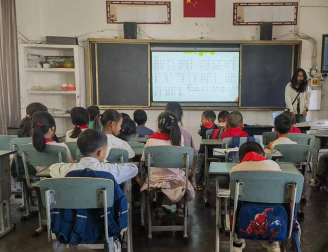 点评制度把变革实效纳入质量点评都在为小班化变革扫清障碍 点评制度把变革实效纳入质量点评都在为小班化变革扫清障碍